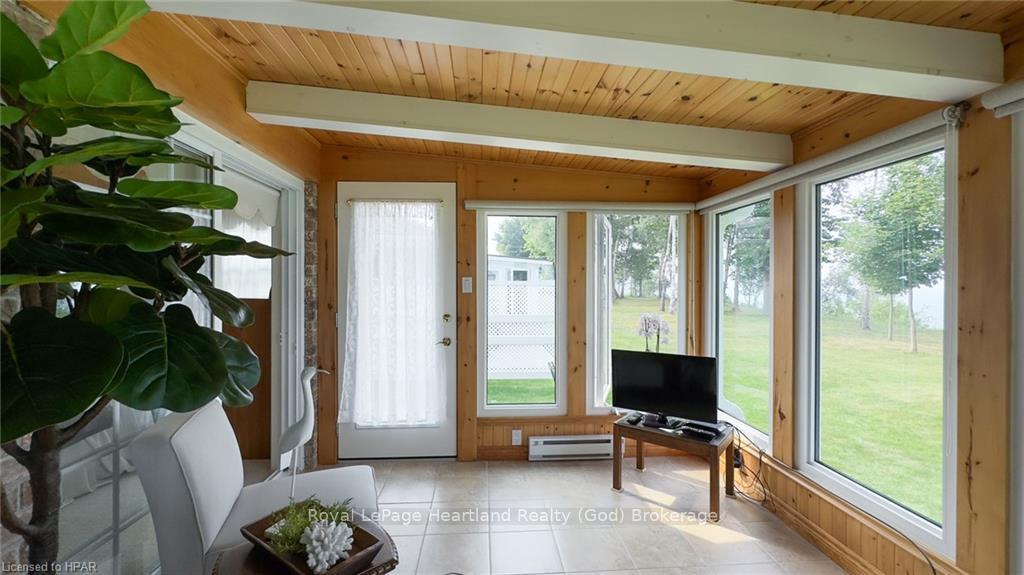Photo 21 of 301 Bethune Crescent, Goderich, Goderich (Town) — HOMEH