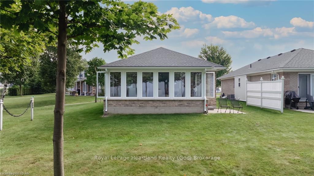 Photo 33 of 301 Bethune Crescent, Goderich, Goderich (Town) — HOMEH