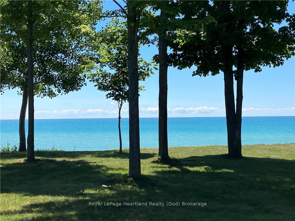 Photo 36 of 301 Bethune Crescent, Goderich, Goderich (Town) — HOMEH