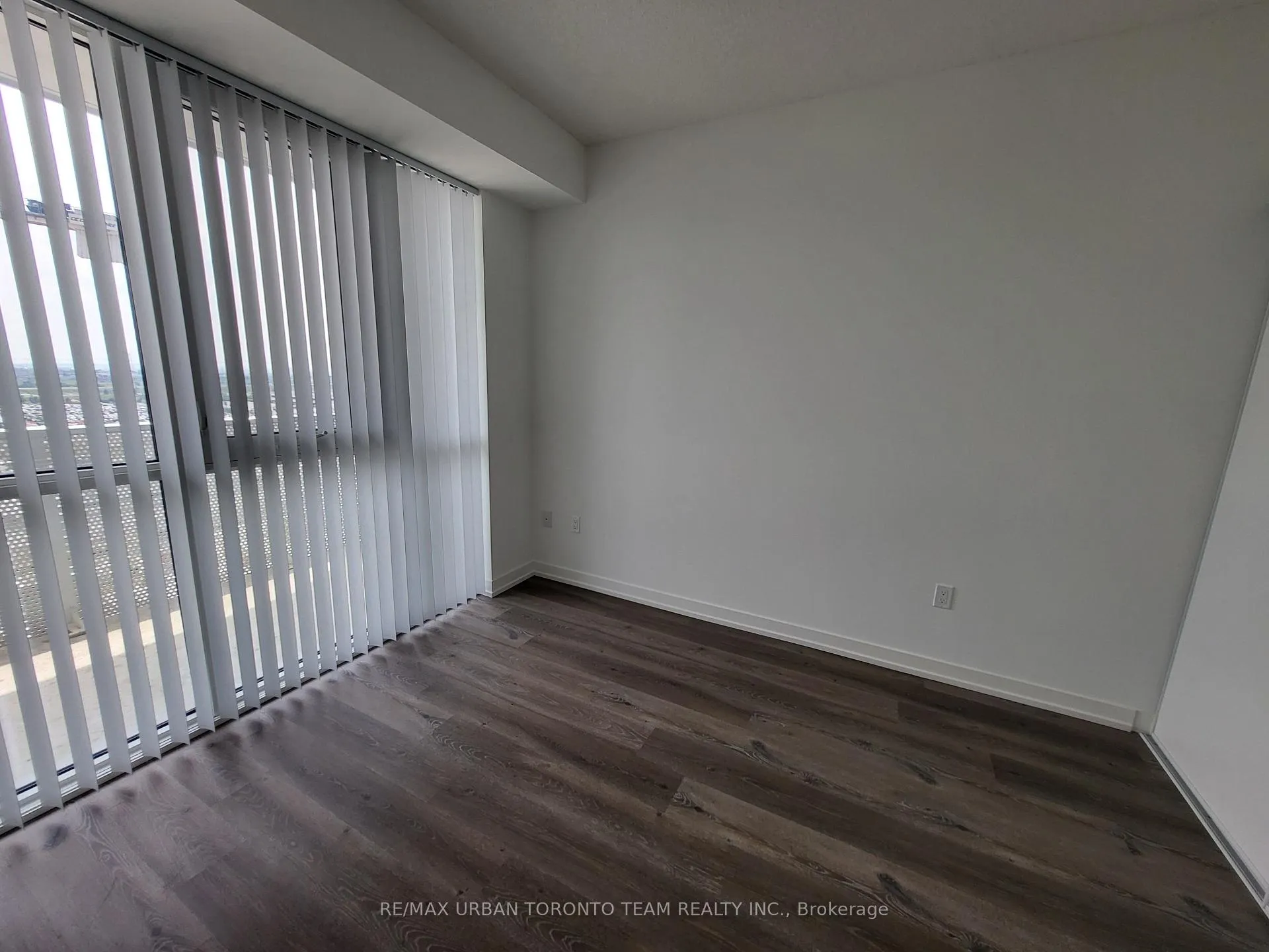 Photo 6 of Unit 1111, 28 Interchange Way, Vaughan, Vaughan Corporate Centre — HOMEH