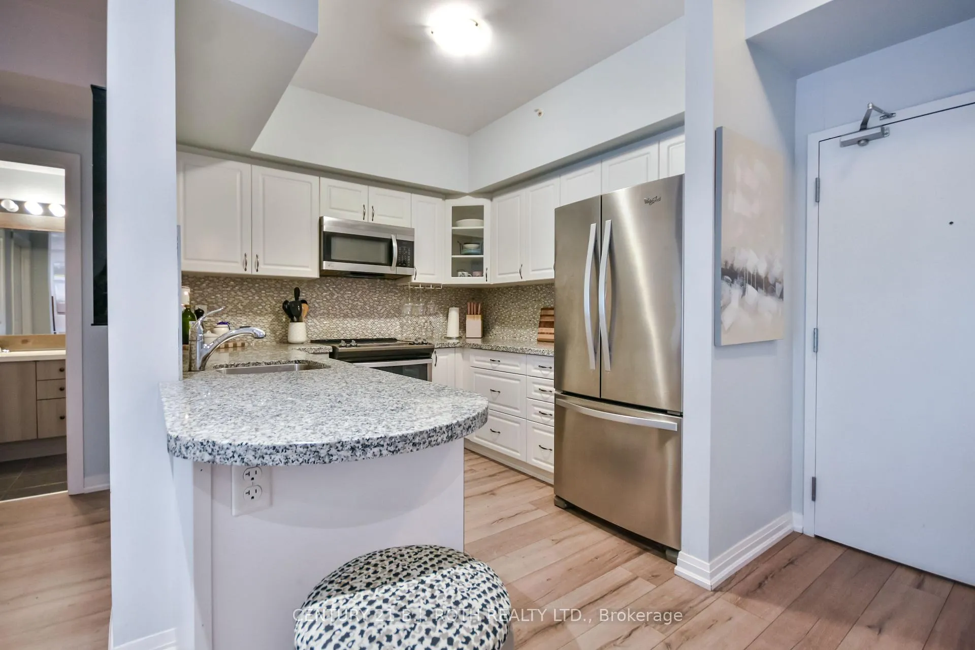 Photo 4 of Unit 107, 306 Essa Road, Barrie, Ardagh — HOMEH