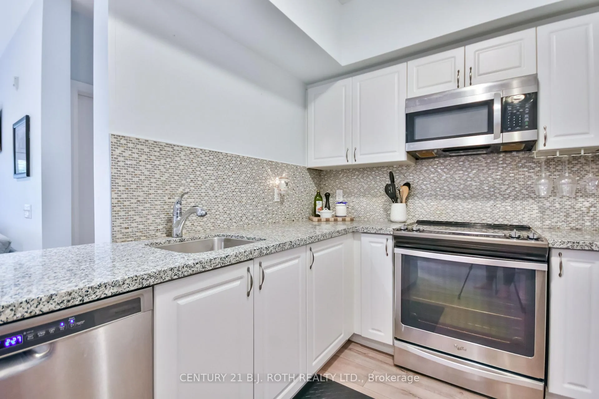 Photo 5 of Unit 107, 306 Essa Road, Barrie, Ardagh — HOMEH