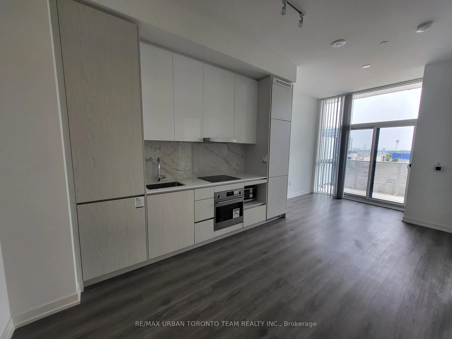 Photo 2 of Unit 618, 28 Interchange Way, Vaughan, Vaughan Corporate Centre — HOMEH