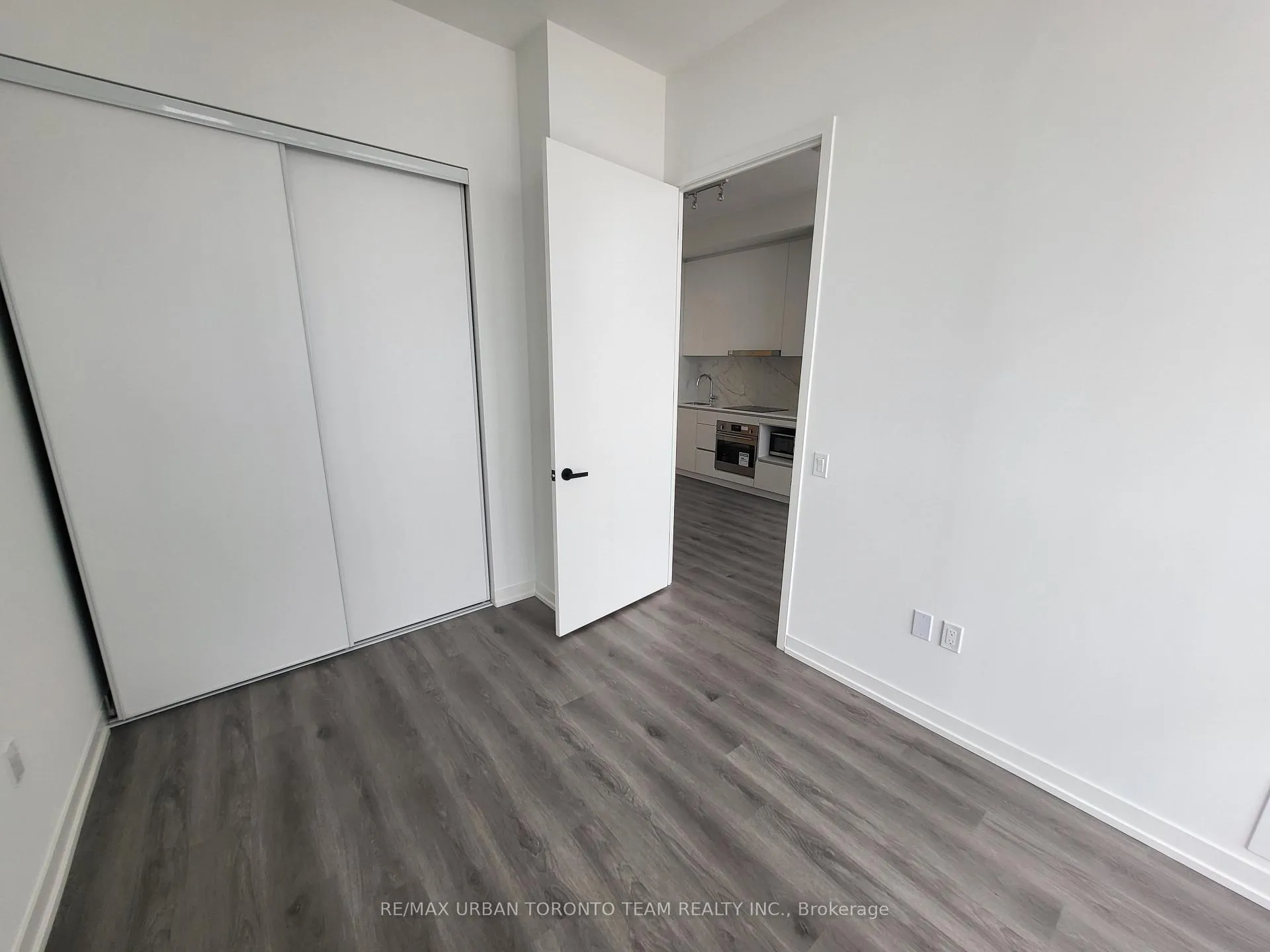 Photo 8 of Unit 618, 28 Interchange Way, Vaughan, Vaughan Corporate Centre — HOMEH