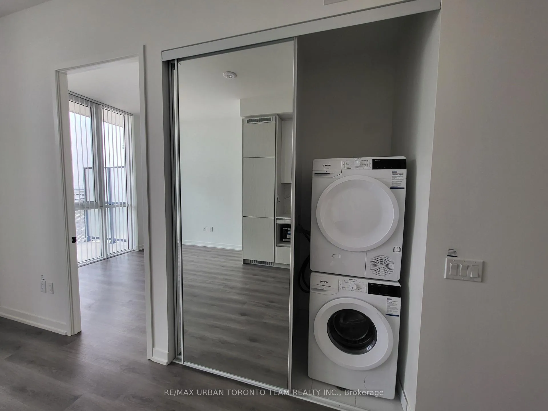 Photo 10 of Unit 618, 28 Interchange Way, Vaughan, Vaughan Corporate Centre — HOMEH