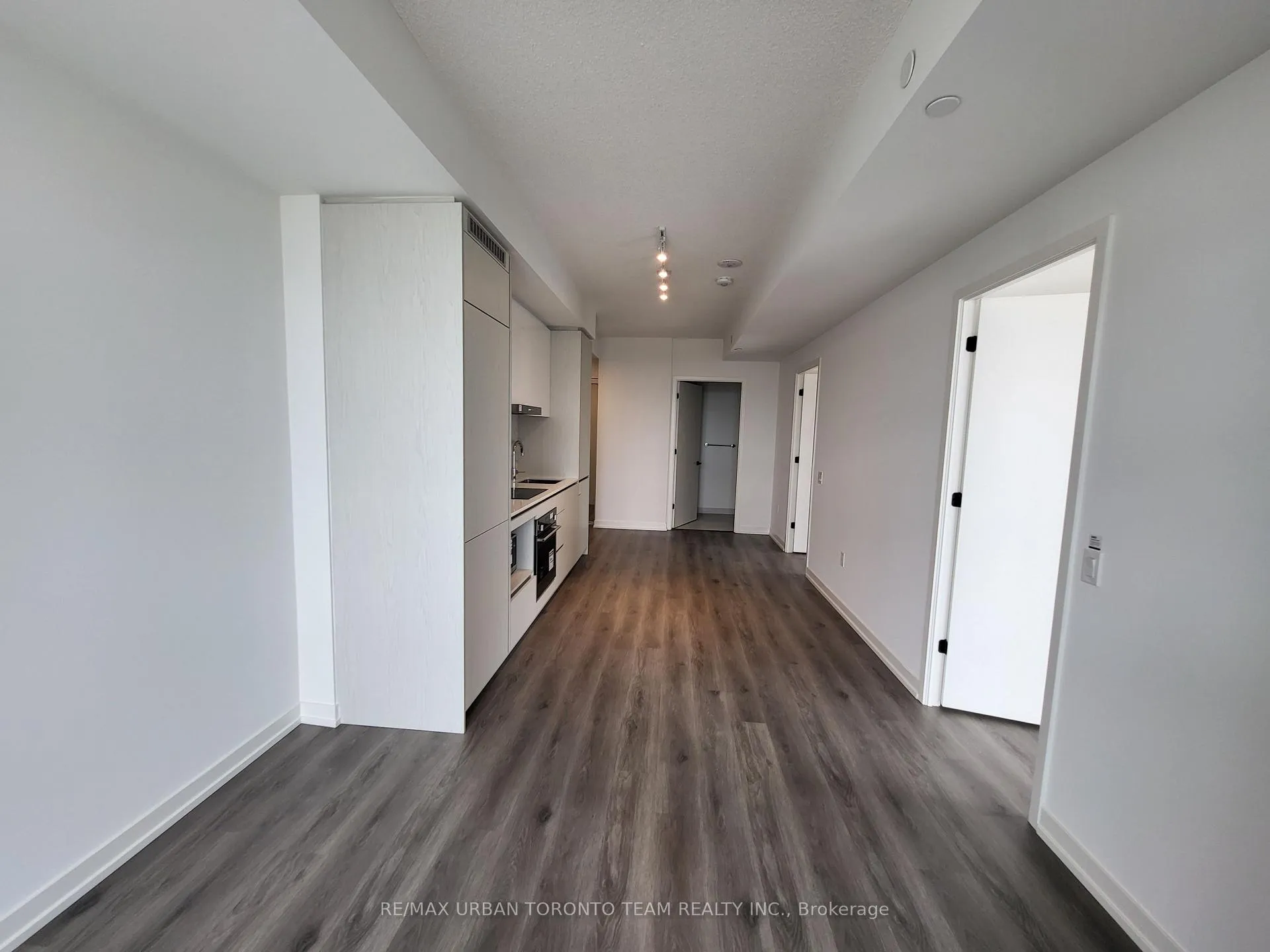 Photo 2 of Unit 1110, 28 Interchange Way, Vaughan, Vaughan Corporate Centre — HOMEH
