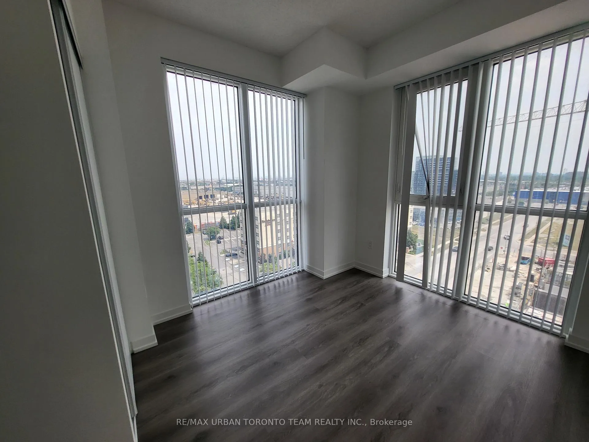 Photo 5 of Unit 1110, 28 Interchange Way, Vaughan, Vaughan Corporate Centre — HOMEH