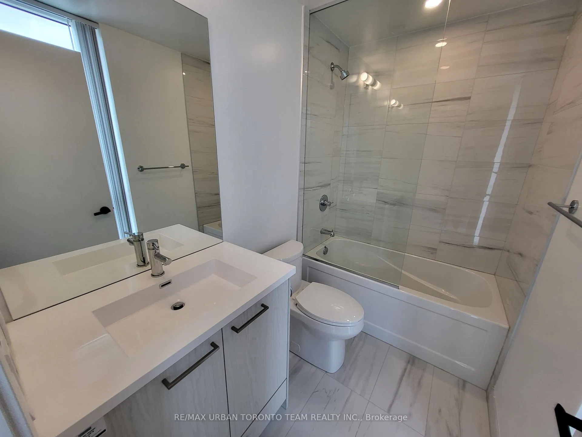 Photo 12 of Unit 1110, 28 Interchange Way, Vaughan, Vaughan Corporate Centre — HOMEH