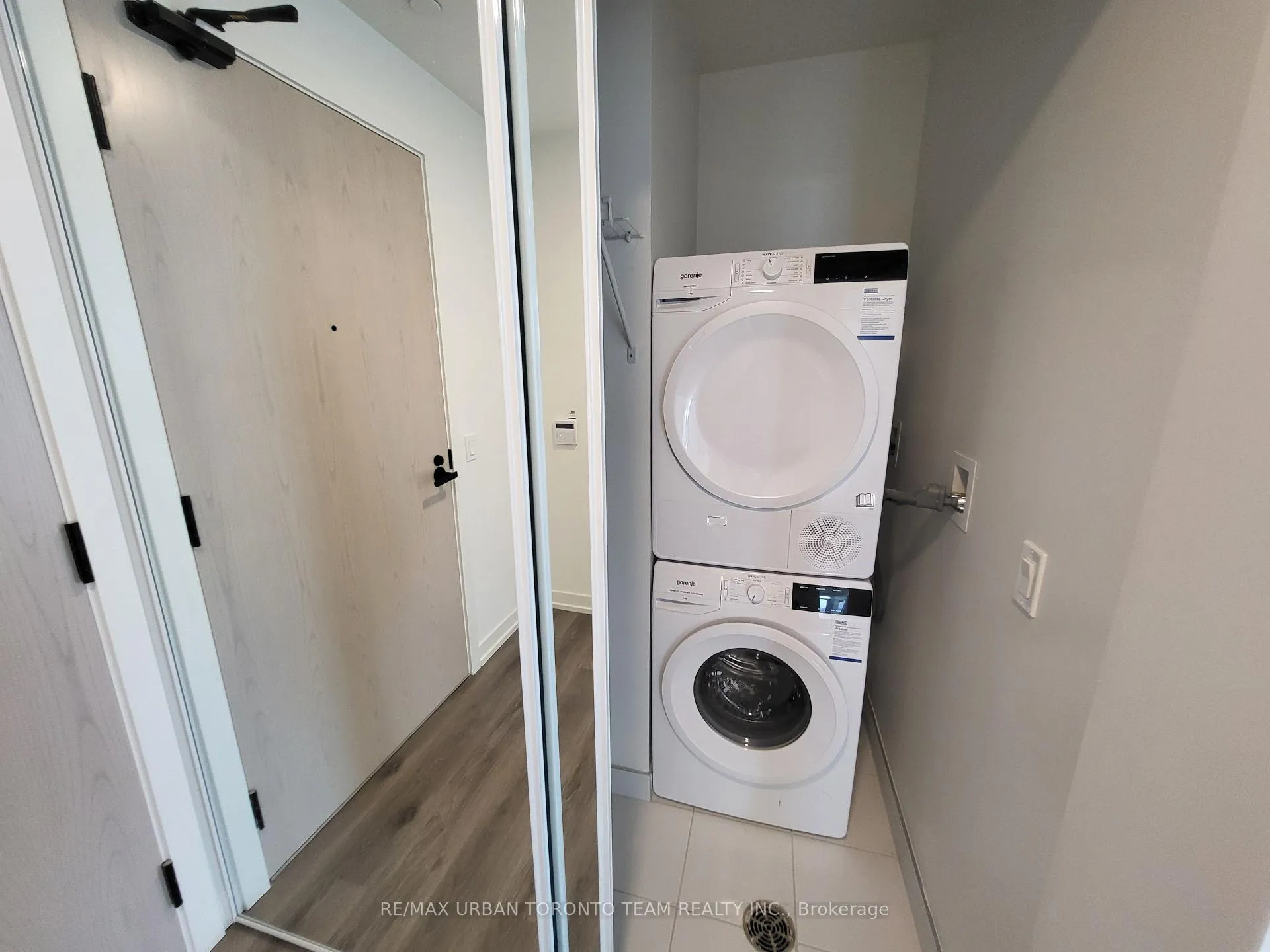Photo 16 of Unit 1110, 28 Interchange Way, Vaughan, Vaughan Corporate Centre — HOMEH