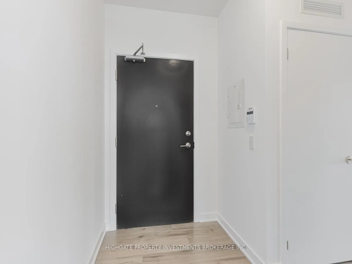Photo 5 of Unit 1508, 60 Honeycrisp Crescent, Vaughan, Vaughan Corporate Centre — HOMEH