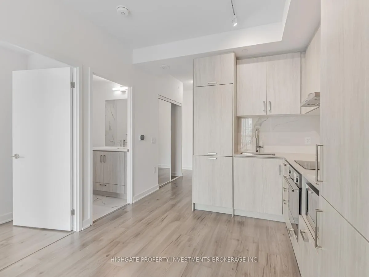 Photo 8 of Unit 1508, 60 Honeycrisp Crescent, Vaughan, Vaughan Corporate Centre — HOMEH
