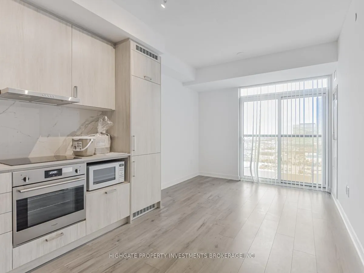 Photo 14 of Unit 1508, 60 Honeycrisp Crescent, Vaughan, Vaughan Corporate Centre — HOMEH