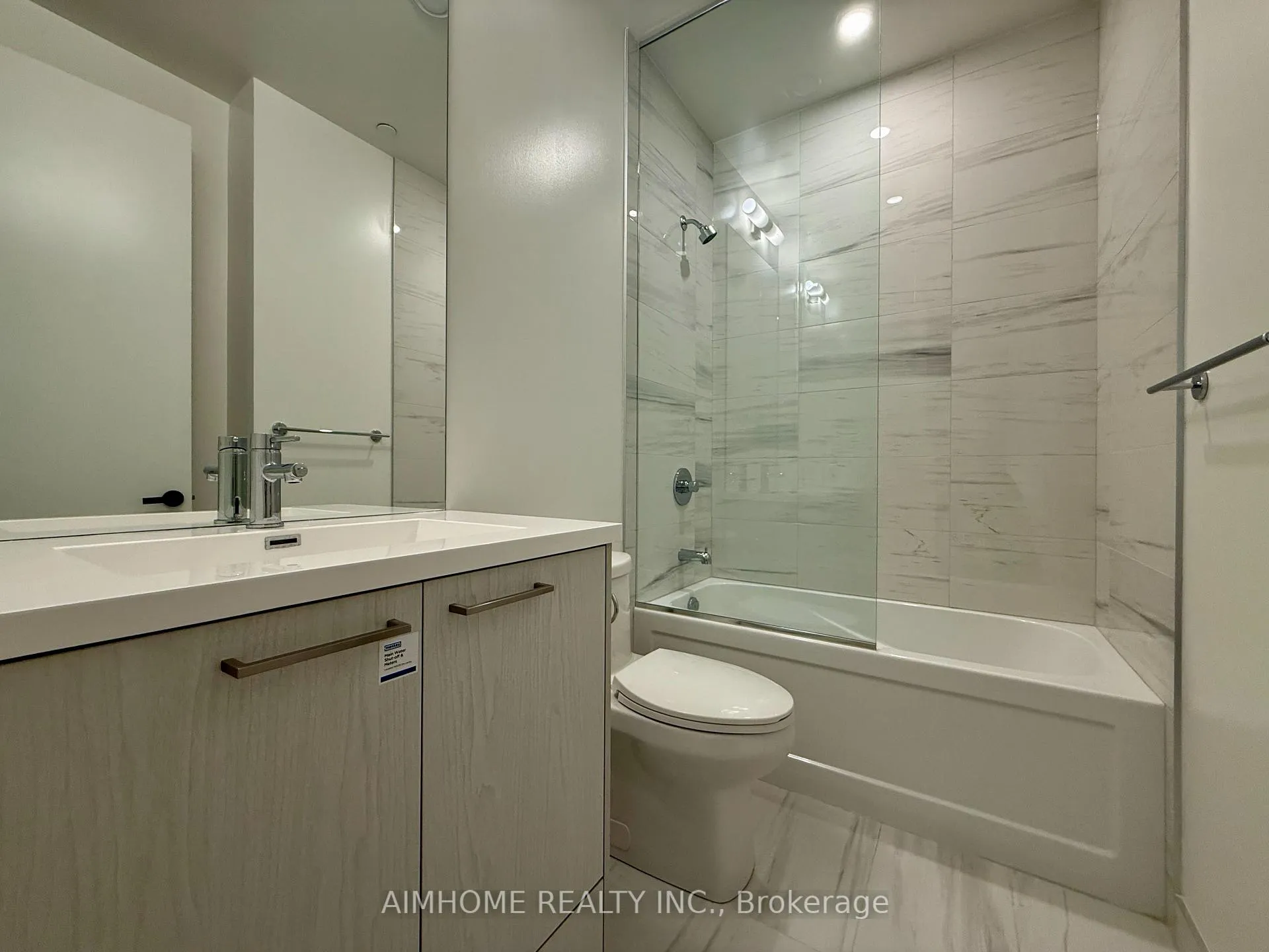 Photo 6 of Unit 701, 28 Interchange Way, Vaughan, Vaughan Corporate Centre — HOMEH