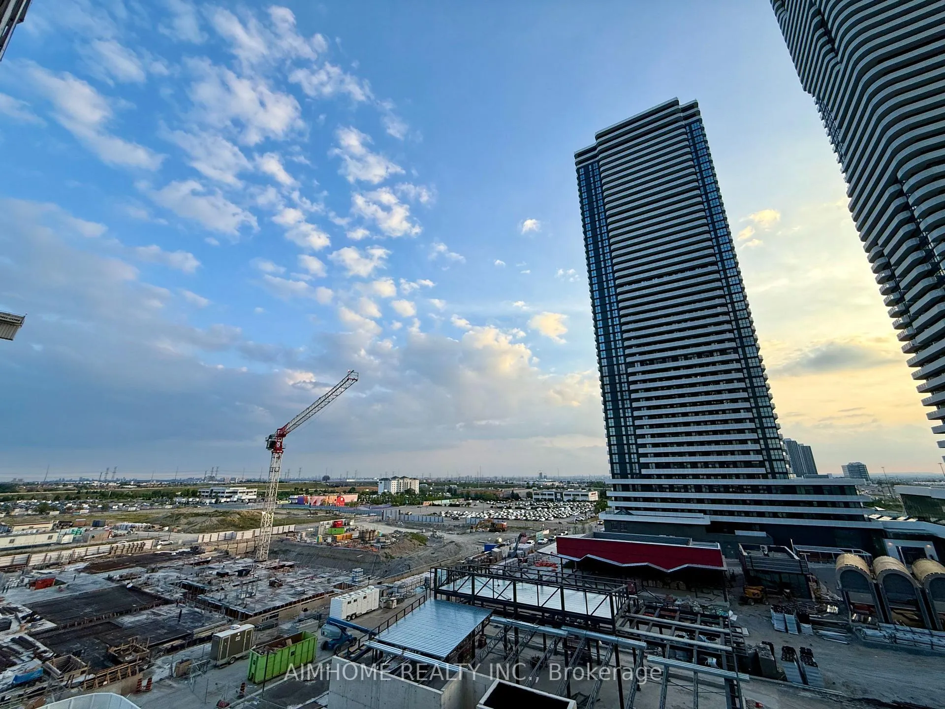 Photo 15 of Unit 701, 28 Interchange Way, Vaughan, Vaughan Corporate Centre — HOMEH