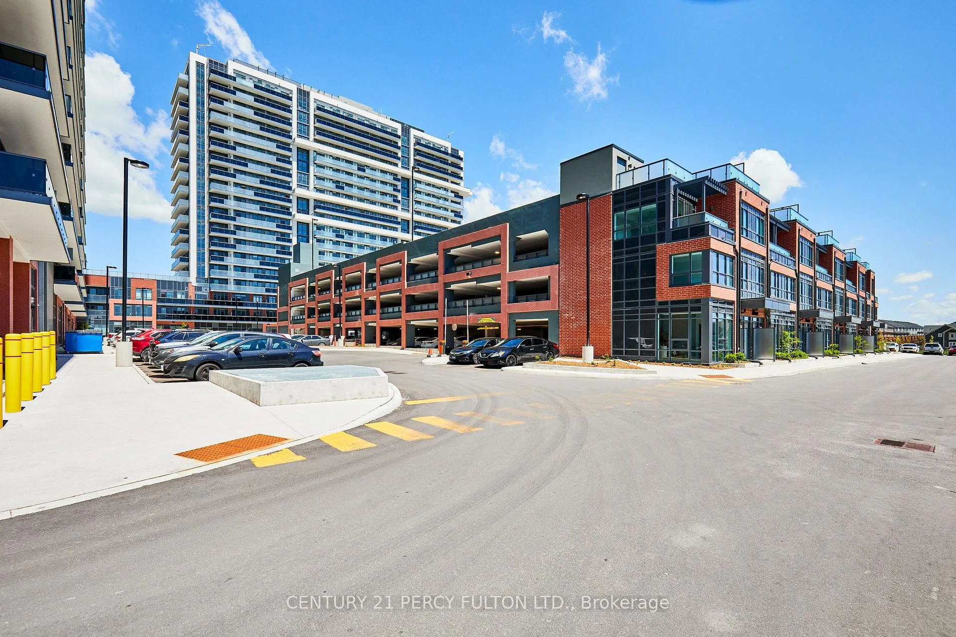 Photo 2 of Unit 2518, 2545 Simcoe Street N, Oshawa, Windfields — HOMEH
