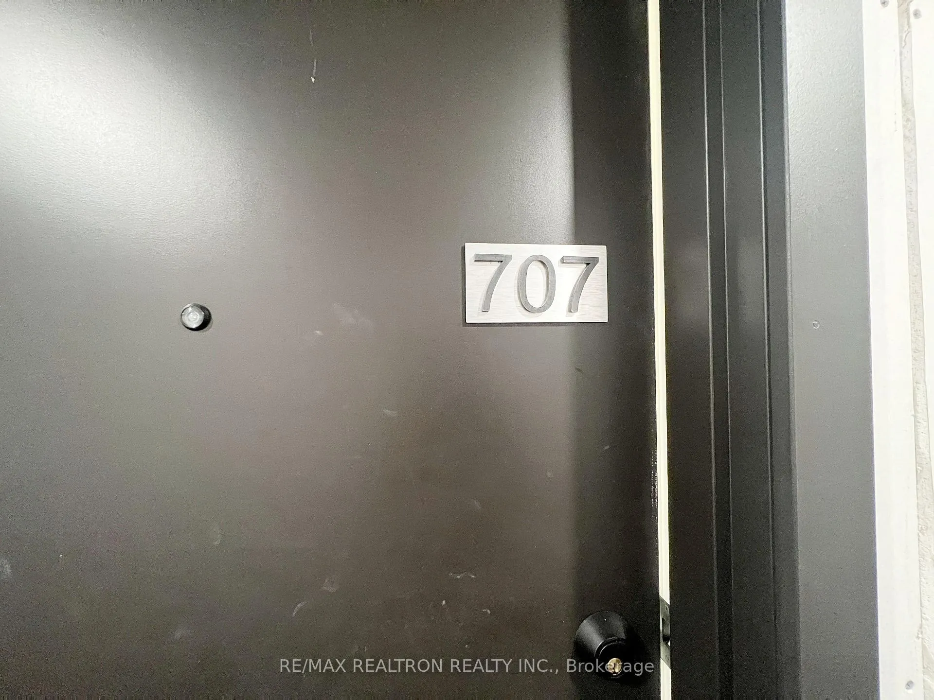 Photo 2 of Unit 707, 38 Simcoe Promenade, Markham, Unionville — HOMEH