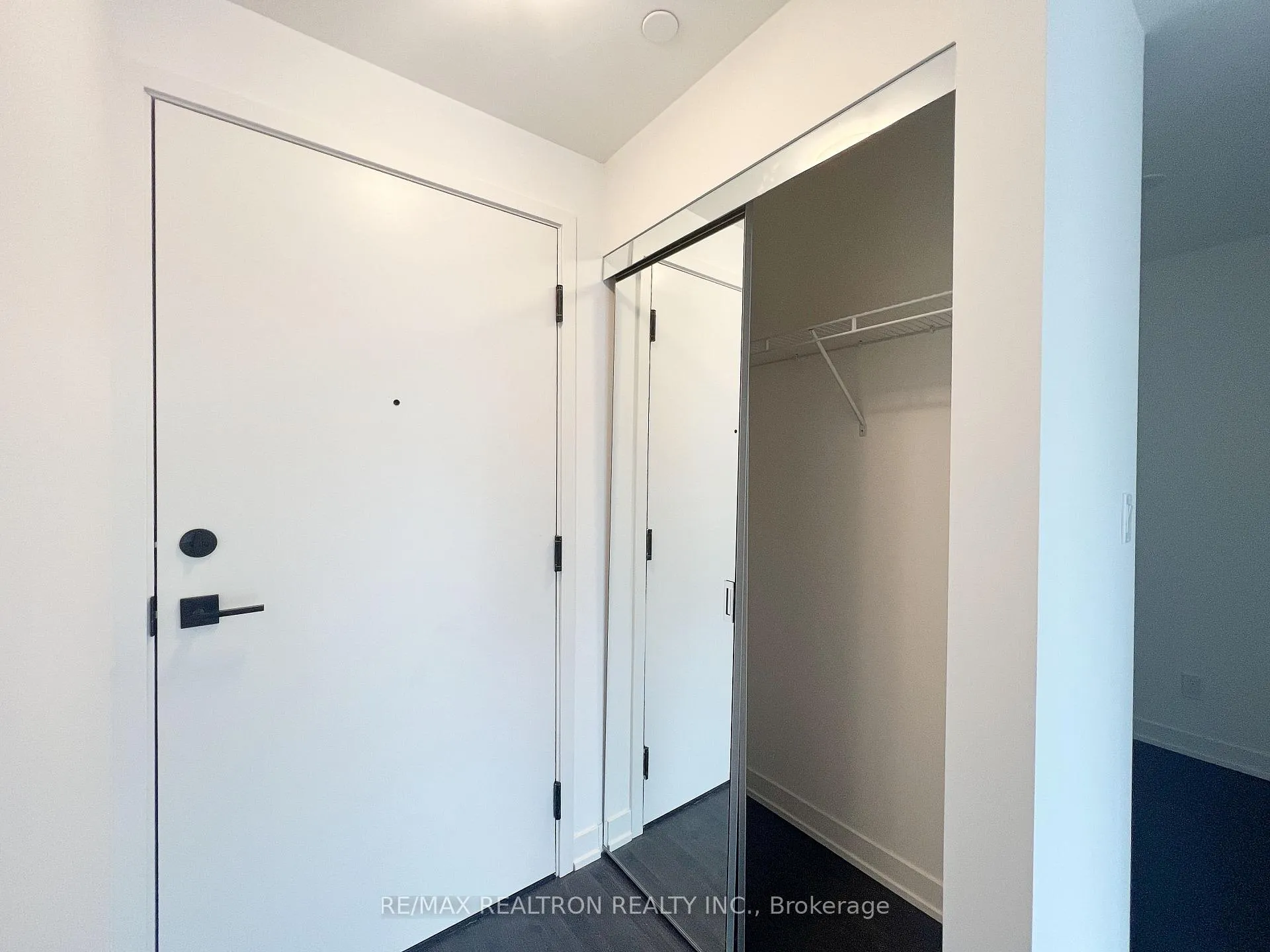 Photo 3 of Unit 707, 38 Simcoe Promenade, Markham, Unionville — HOMEH