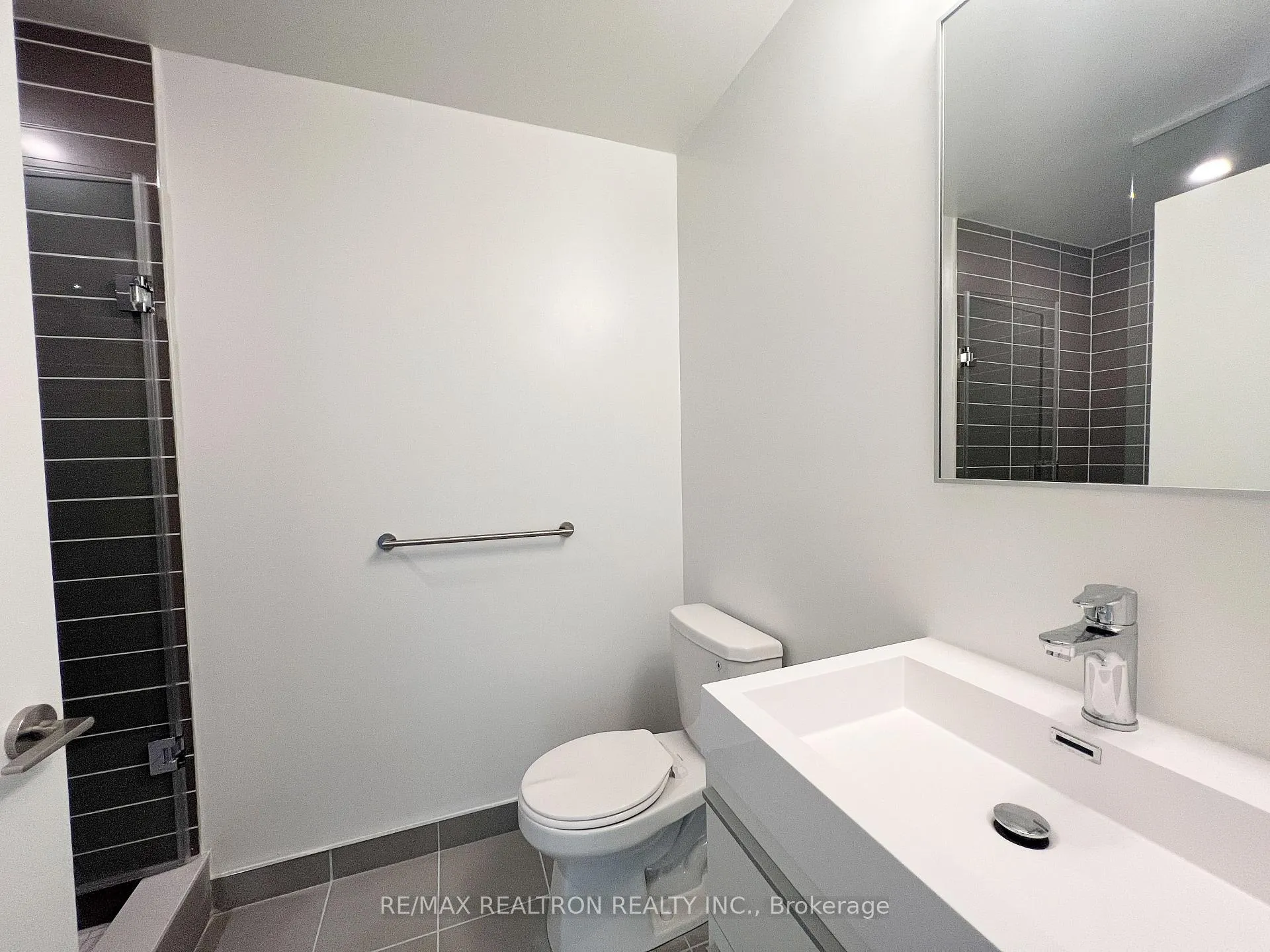 Photo 5 of Unit 707, 38 Simcoe Promenade, Markham, Unionville — HOMEH