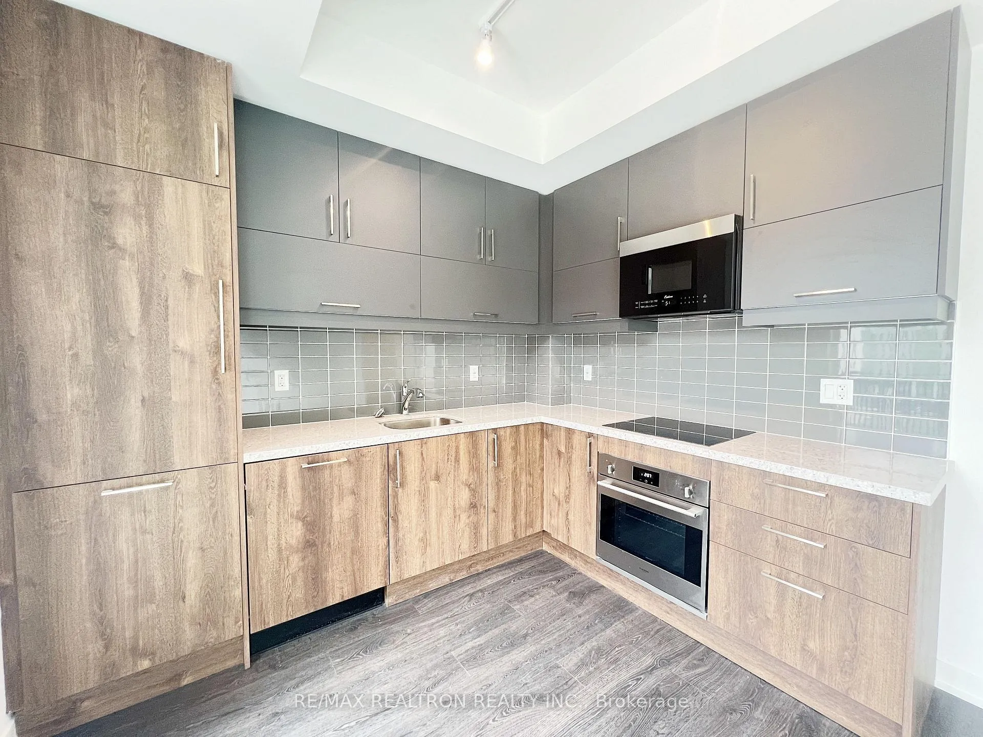 Photo 10 of Unit 707, 38 Simcoe Promenade, Markham, Unionville — HOMEH