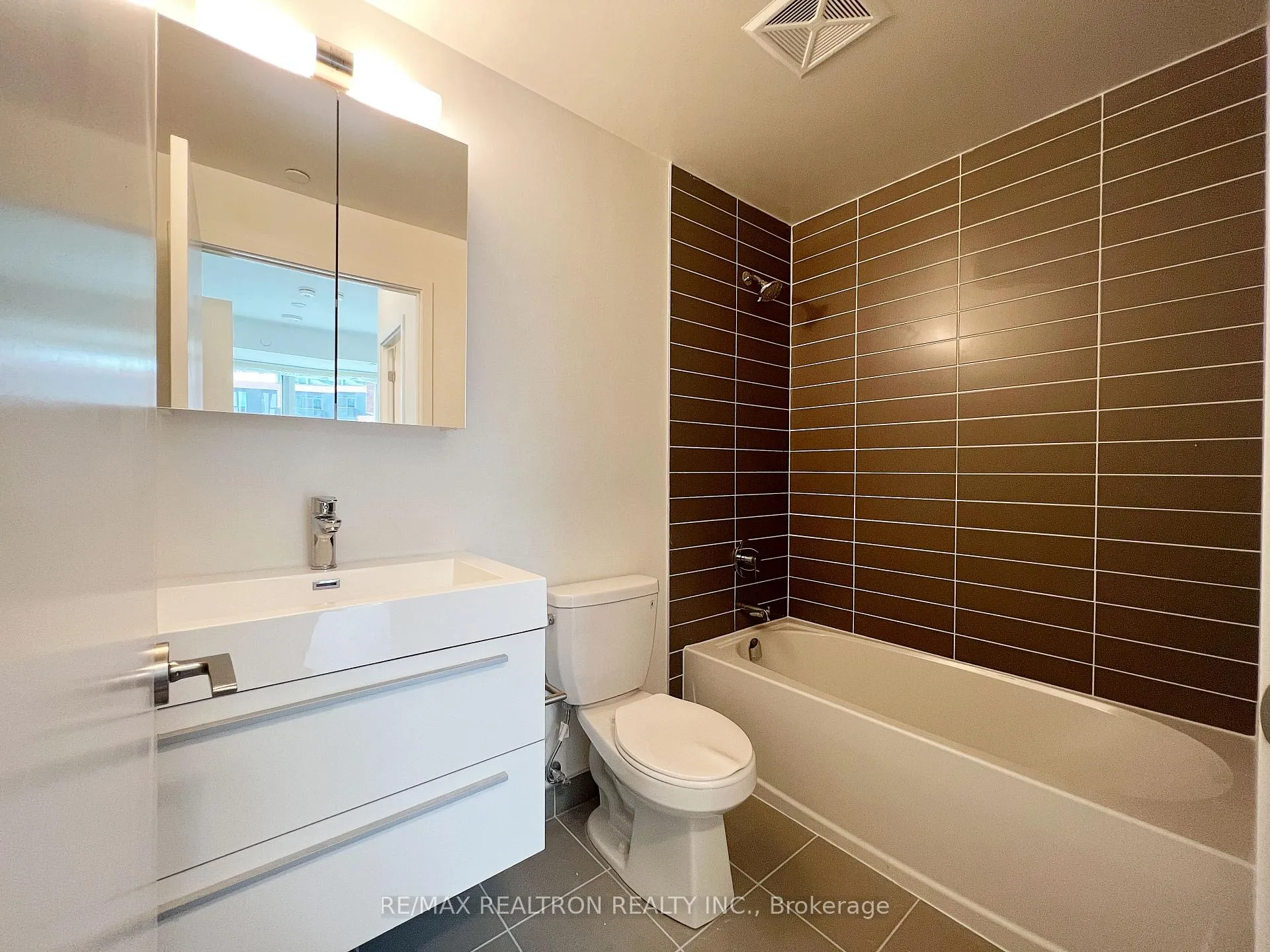 Photo 14 of Unit 707, 38 Simcoe Promenade, Markham, Unionville — HOMEH