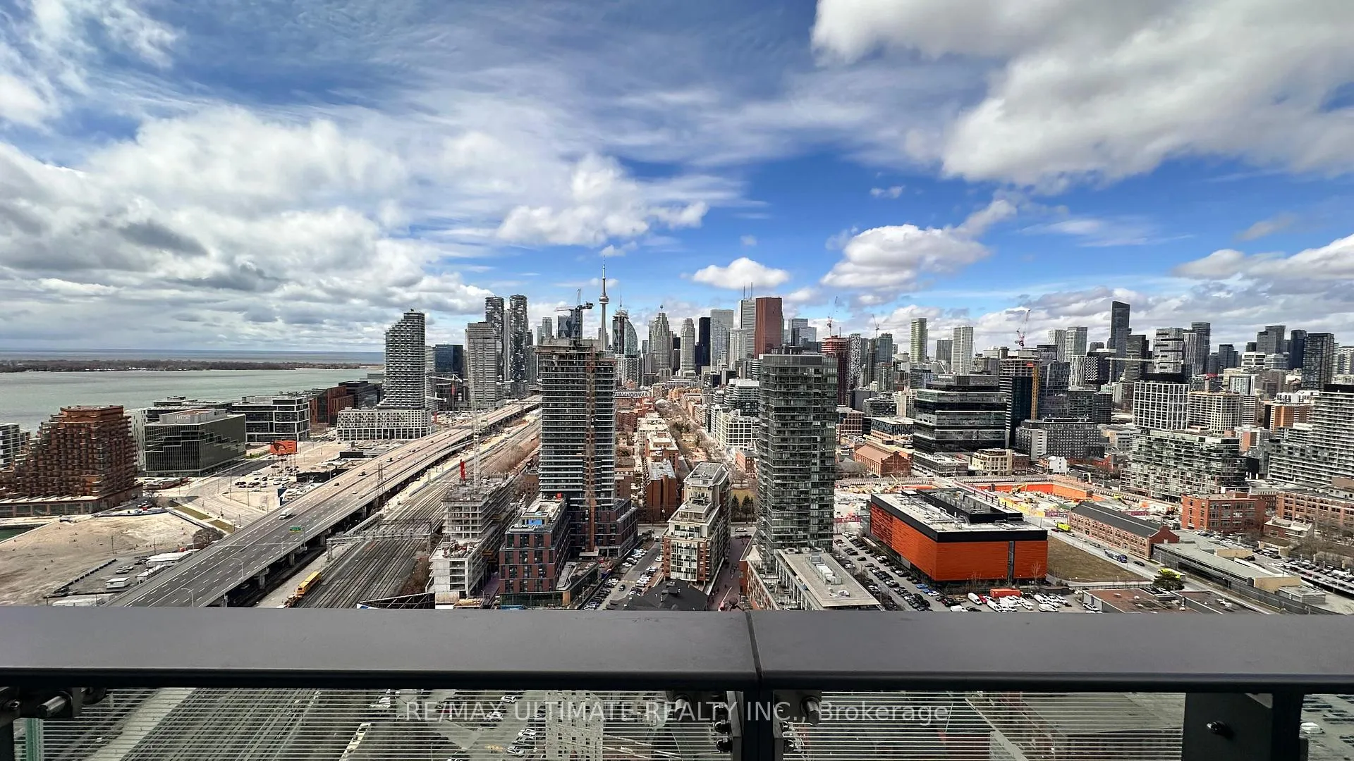 Photo 3 of Unit 3402, 70 Distillery Lane, Toronto, Waterfront Communities — HOMEH