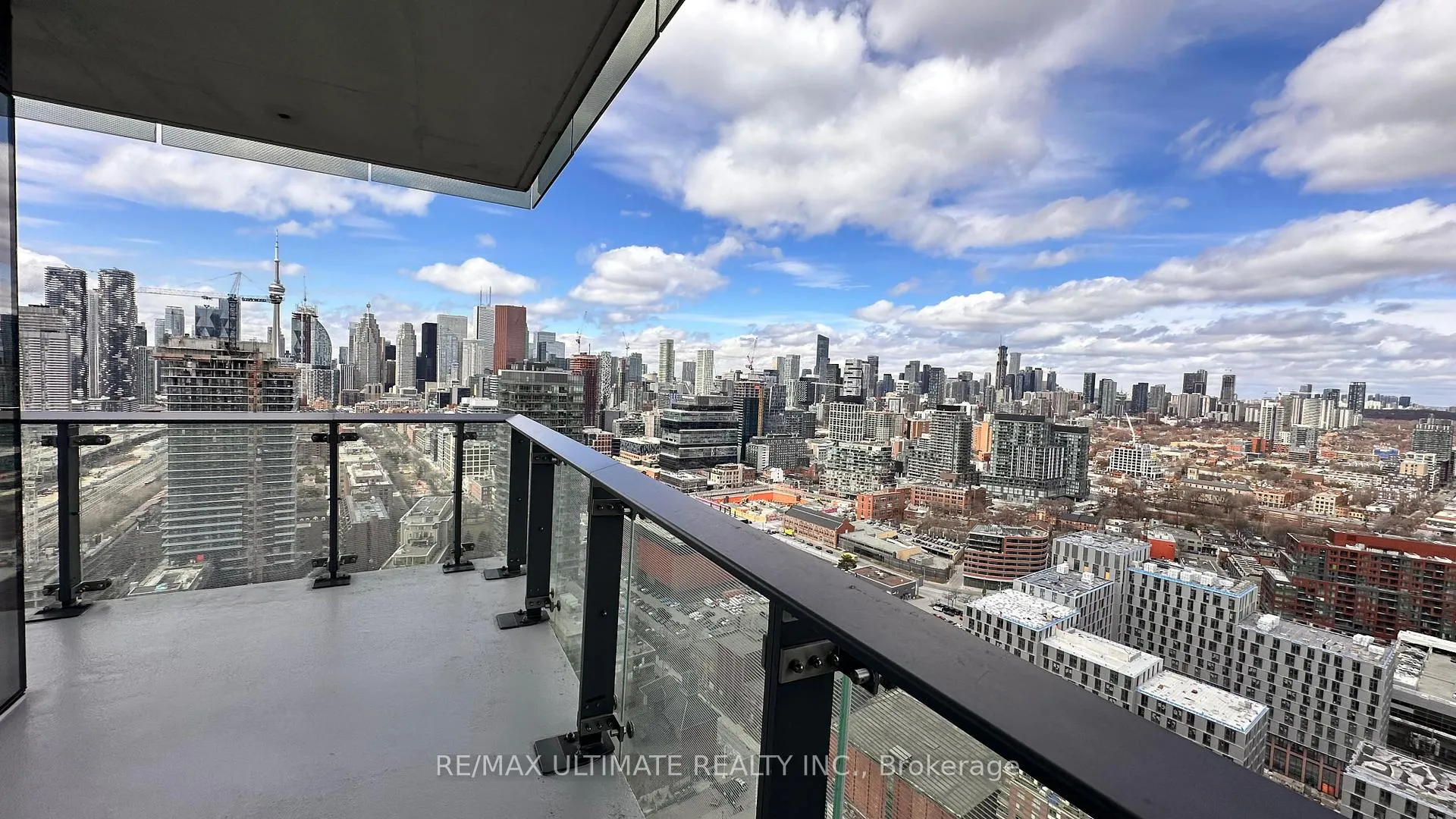 Photo 4 of Unit 3402, 70 Distillery Lane, Toronto, Waterfront Communities — HOMEH