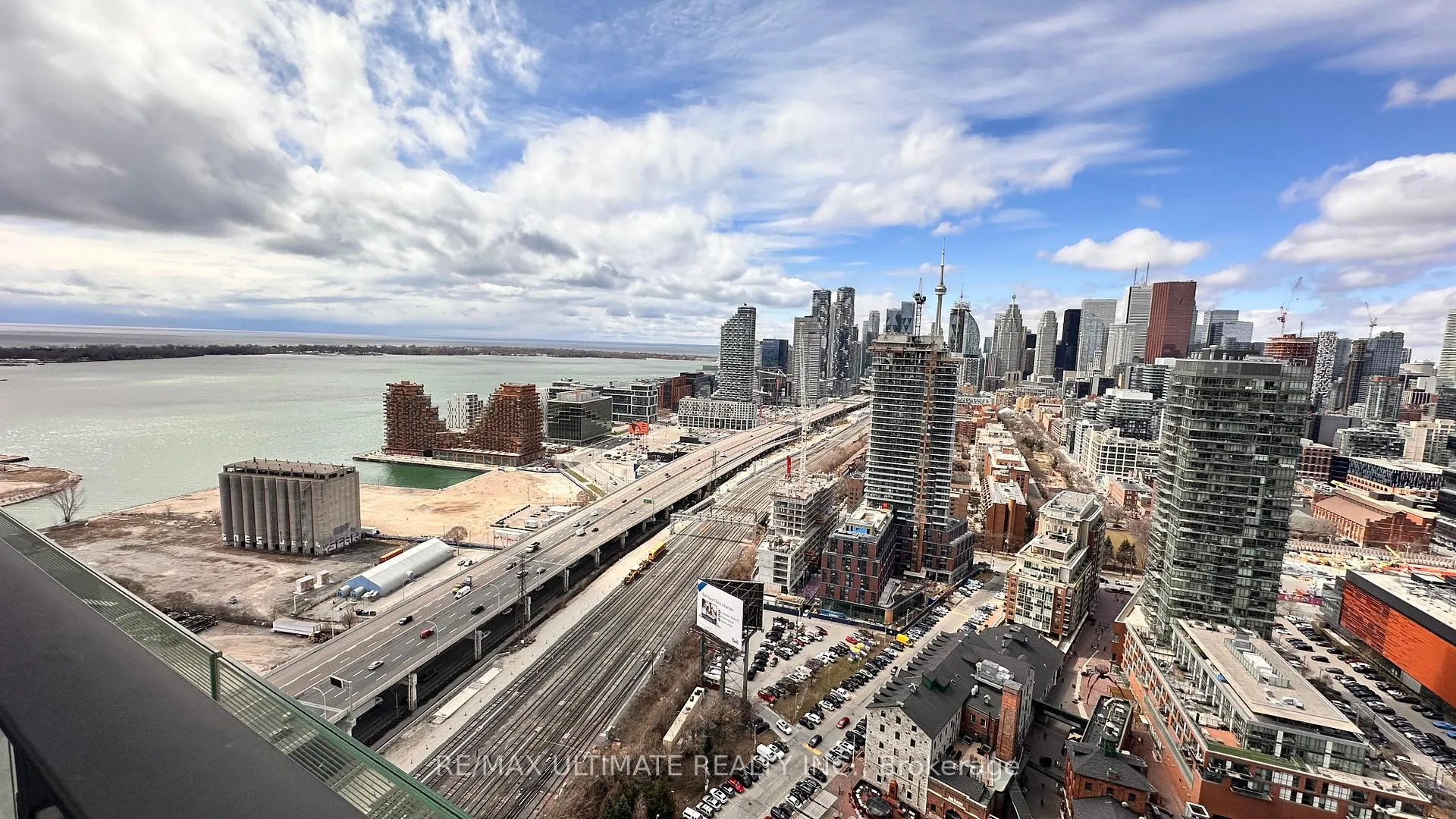 Photo 5 of Unit 3402, 70 Distillery Lane, Toronto, Waterfront Communities — HOMEH