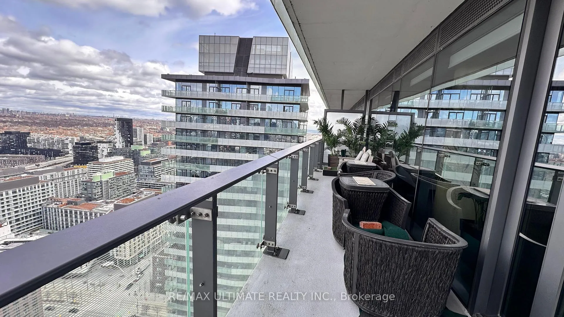 Photo 7 of Unit 3402, 70 Distillery Lane, Toronto, Waterfront Communities — HOMEH