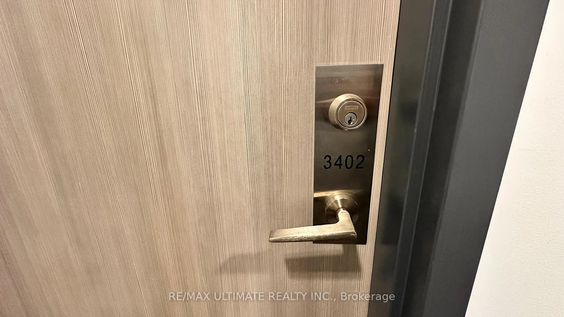 Photo 9 of Unit 3402, 70 Distillery Lane, Toronto, Waterfront Communities — HOMEH