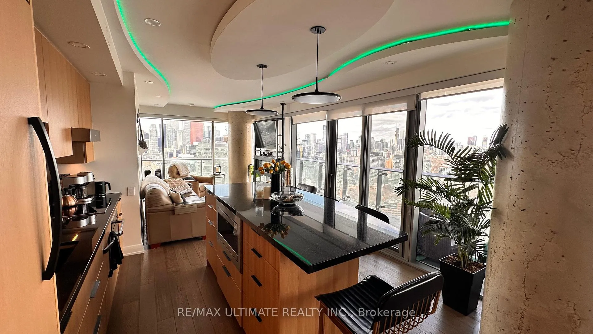 Photo 11 of Unit 3402, 70 Distillery Lane, Toronto, Waterfront Communities — HOMEH