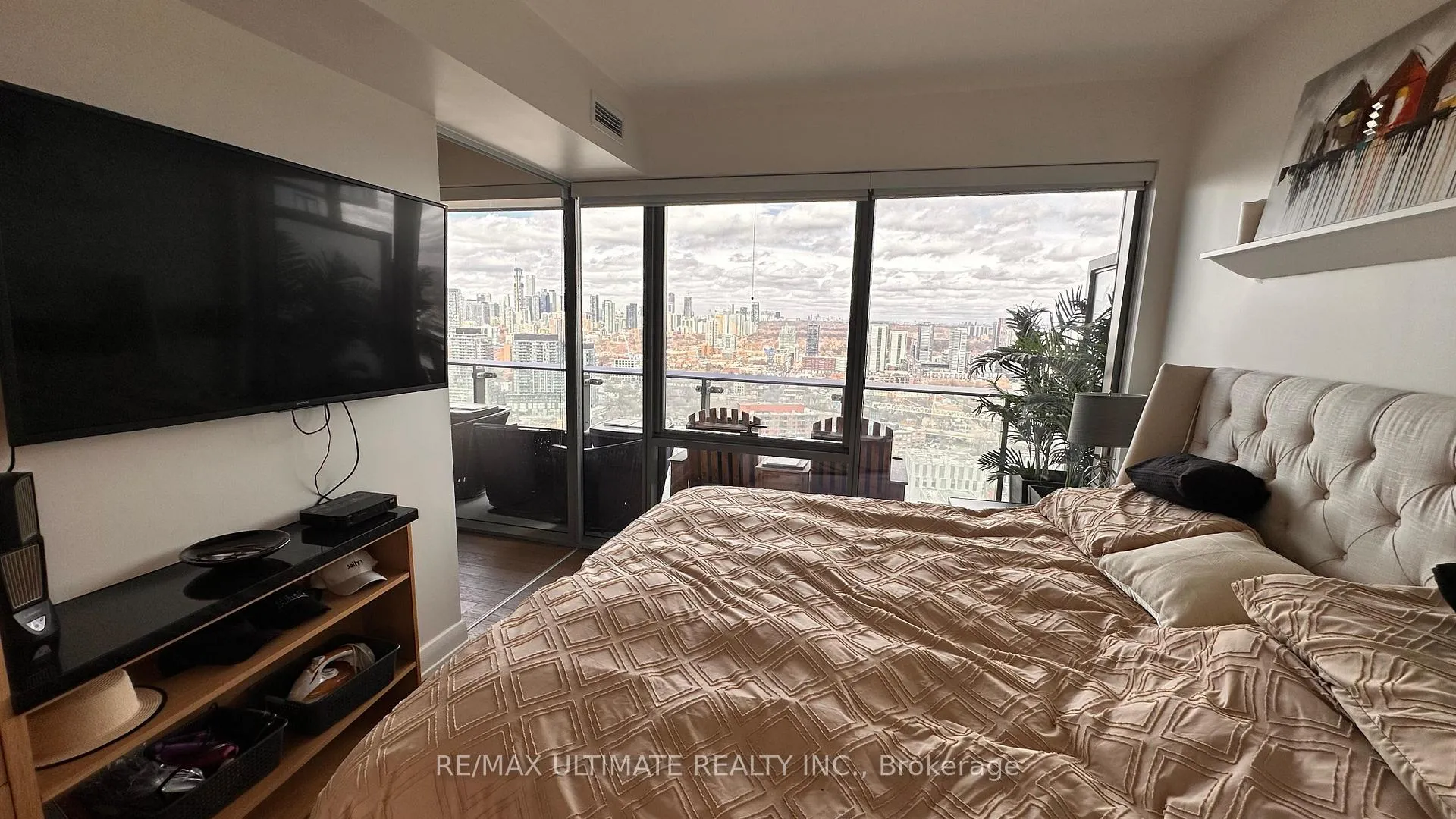 Photo 23 of Unit 3402, 70 Distillery Lane, Toronto, Waterfront Communities — HOMEH