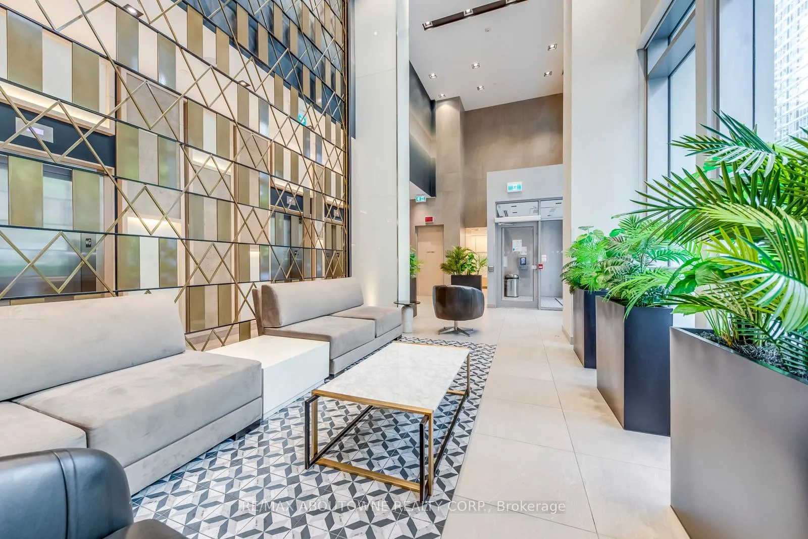 Photo 3 of Unit 409, 77 Mutual Street, Toronto, Church-Yonge Corridor — HOMEH