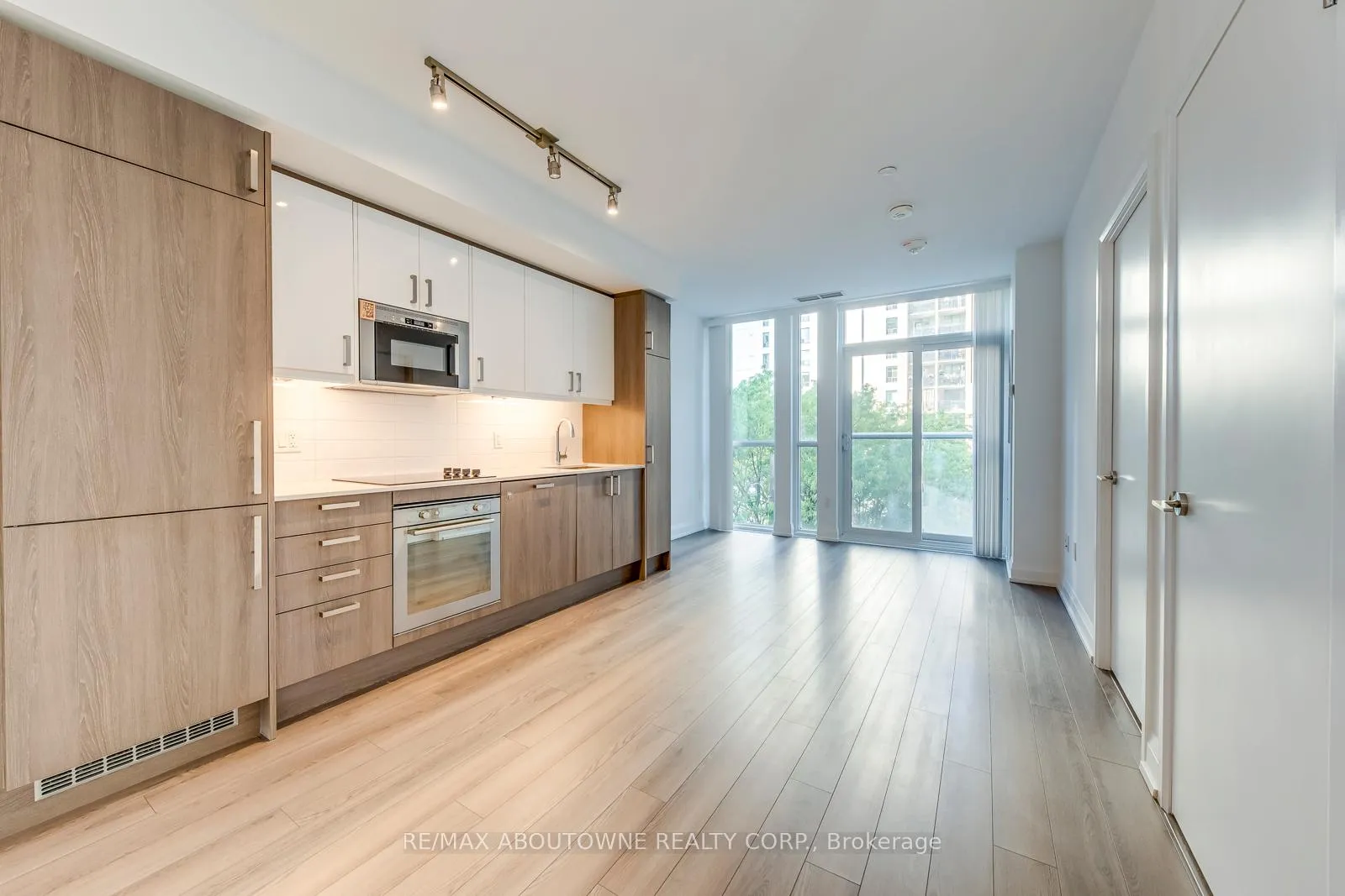 Photo 5 of Unit 409, 77 Mutual Street, Toronto, Church-Yonge Corridor — HOMEH
