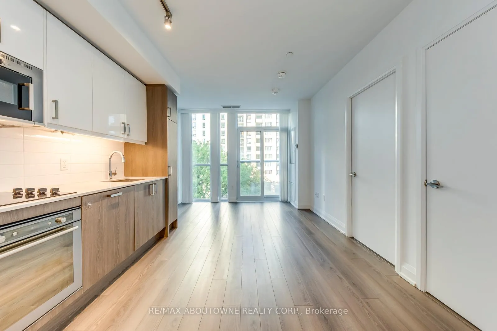 Photo 6 of Unit 409, 77 Mutual Street, Toronto, Church-Yonge Corridor — HOMEH