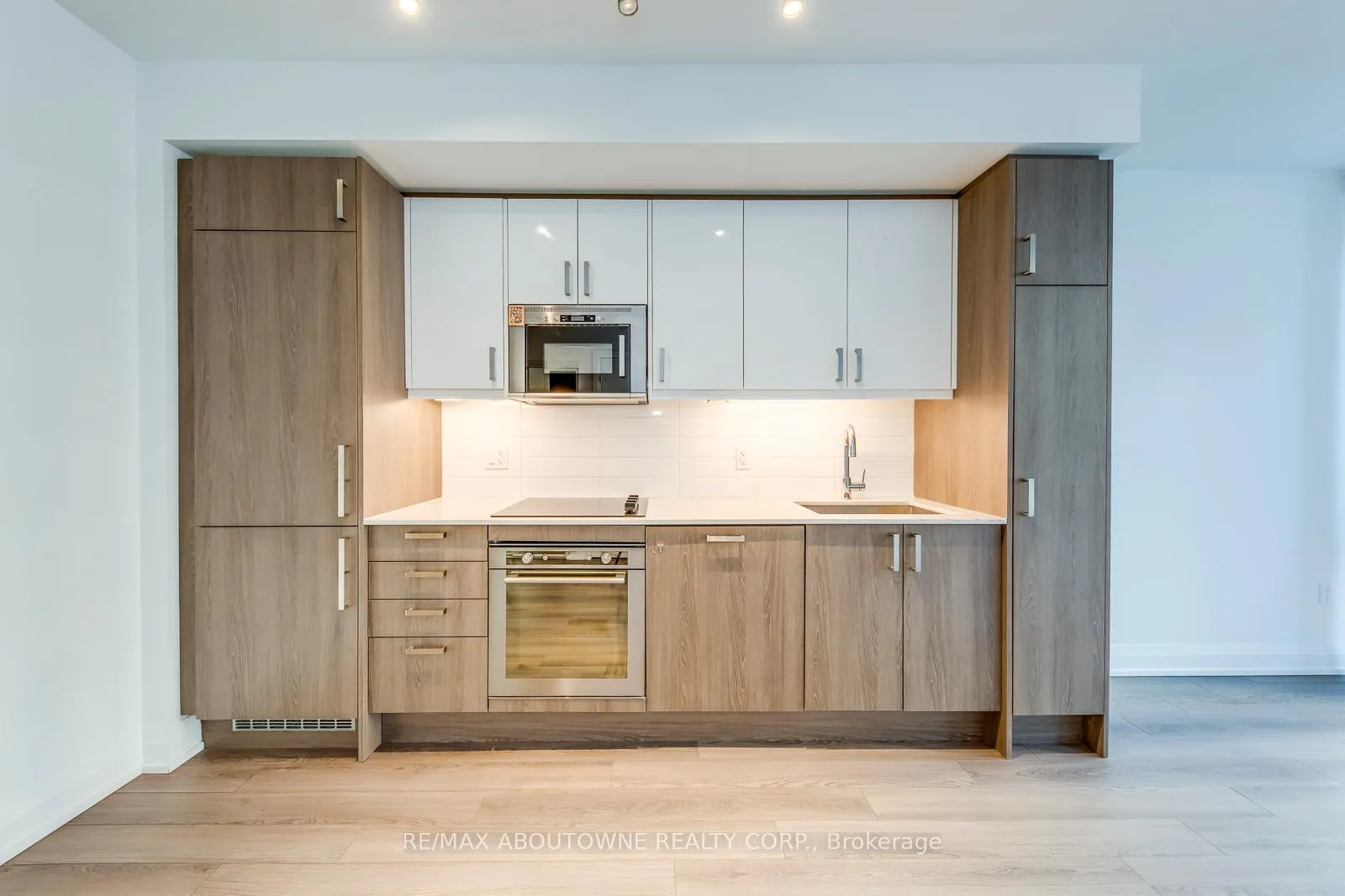 Photo 7 of Unit 409, 77 Mutual Street, Toronto, Church-Yonge Corridor — HOMEH