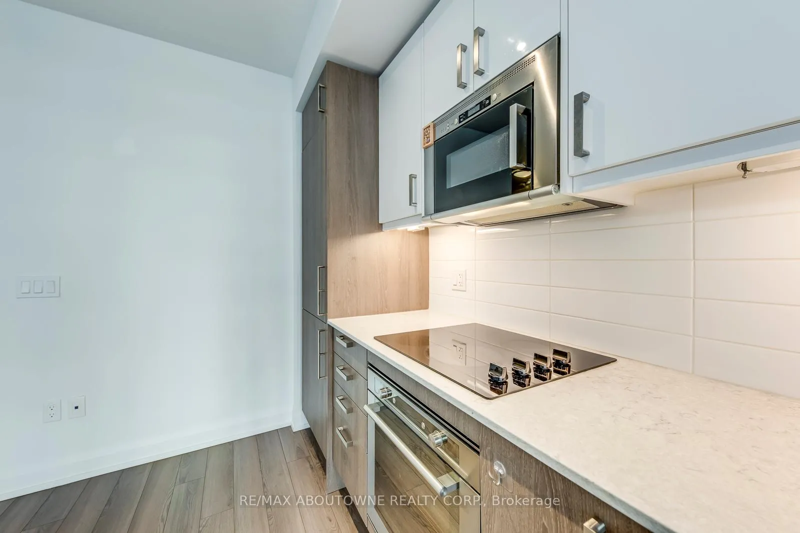 Photo 8 of Unit 409, 77 Mutual Street, Toronto, Church-Yonge Corridor — HOMEH