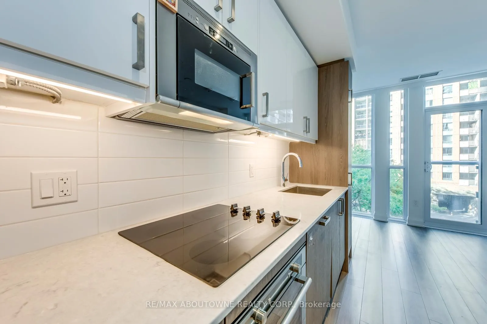 Photo 9 of Unit 409, 77 Mutual Street, Toronto, Church-Yonge Corridor — HOMEH