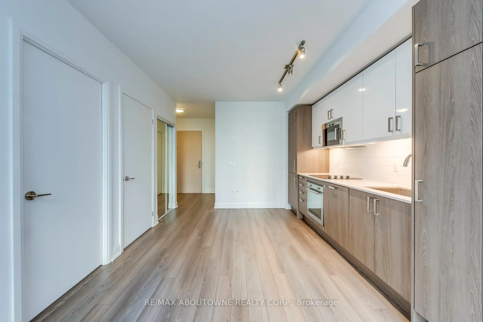 Photo 10 of Unit 409, 77 Mutual Street, Toronto, Church-Yonge Corridor — HOMEH