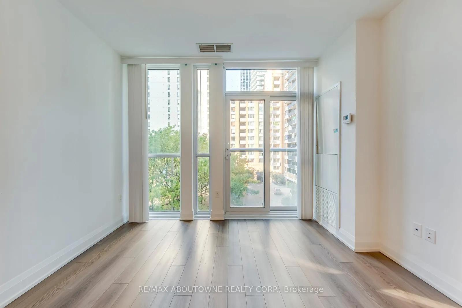 Photo 12 of Unit 409, 77 Mutual Street, Toronto, Church-Yonge Corridor — HOMEH