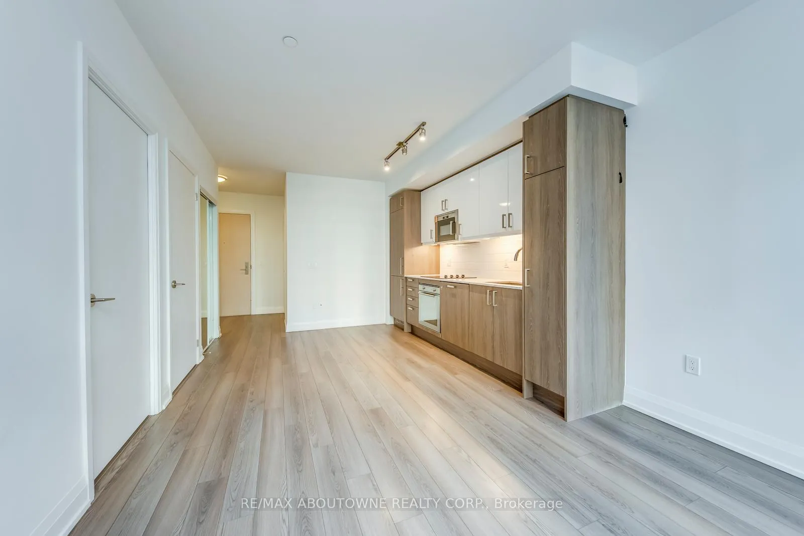 Photo 15 of Unit 409, 77 Mutual Street, Toronto, Church-Yonge Corridor — HOMEH