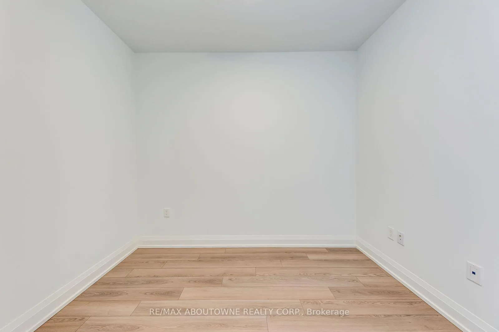 Photo 17 of Unit 409, 77 Mutual Street, Toronto, Church-Yonge Corridor — HOMEH