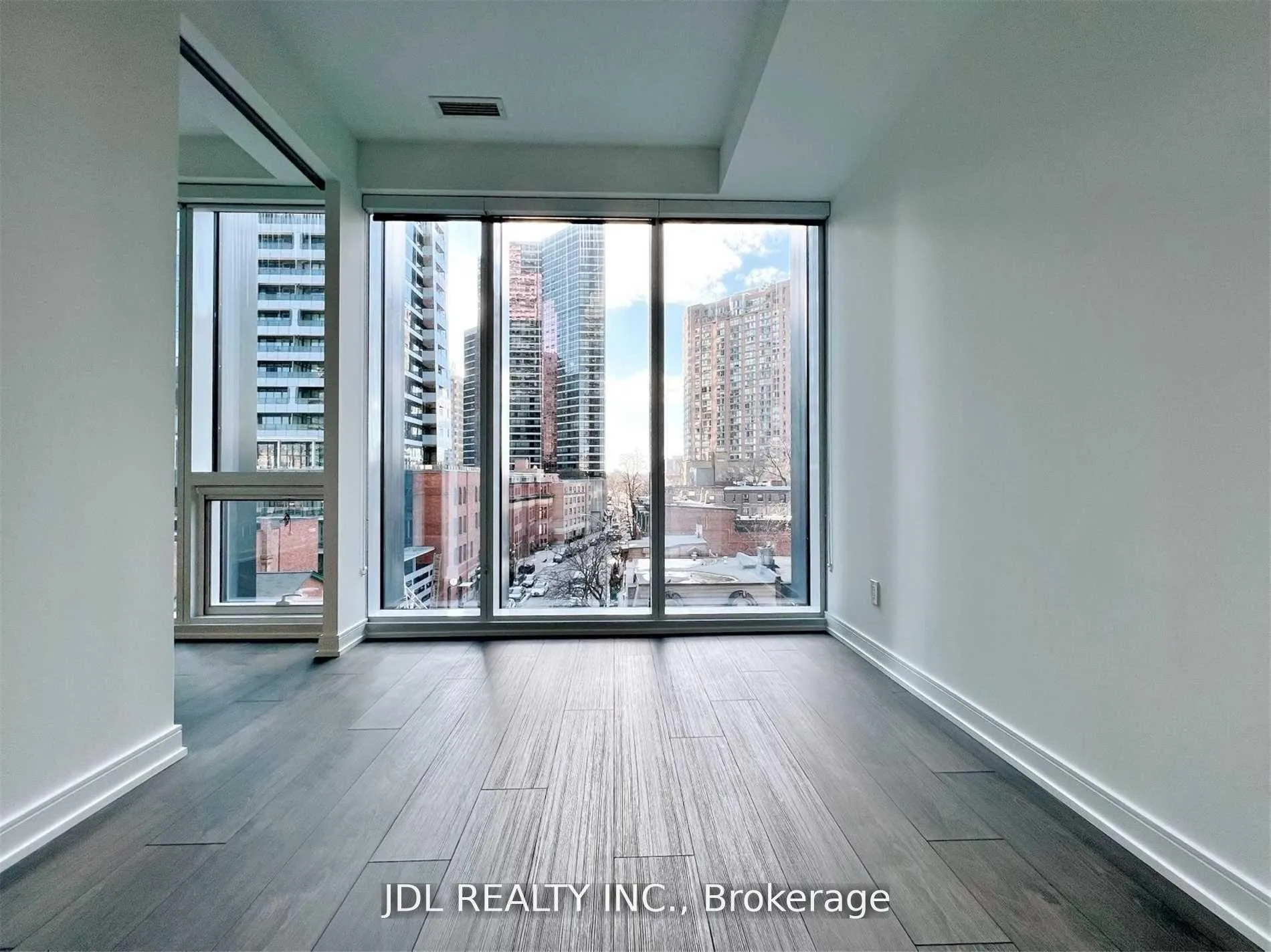 Photo 2 of Unit 507, 3 Gloucester Street, Toronto, Church-Yonge Corridor — HOMEH