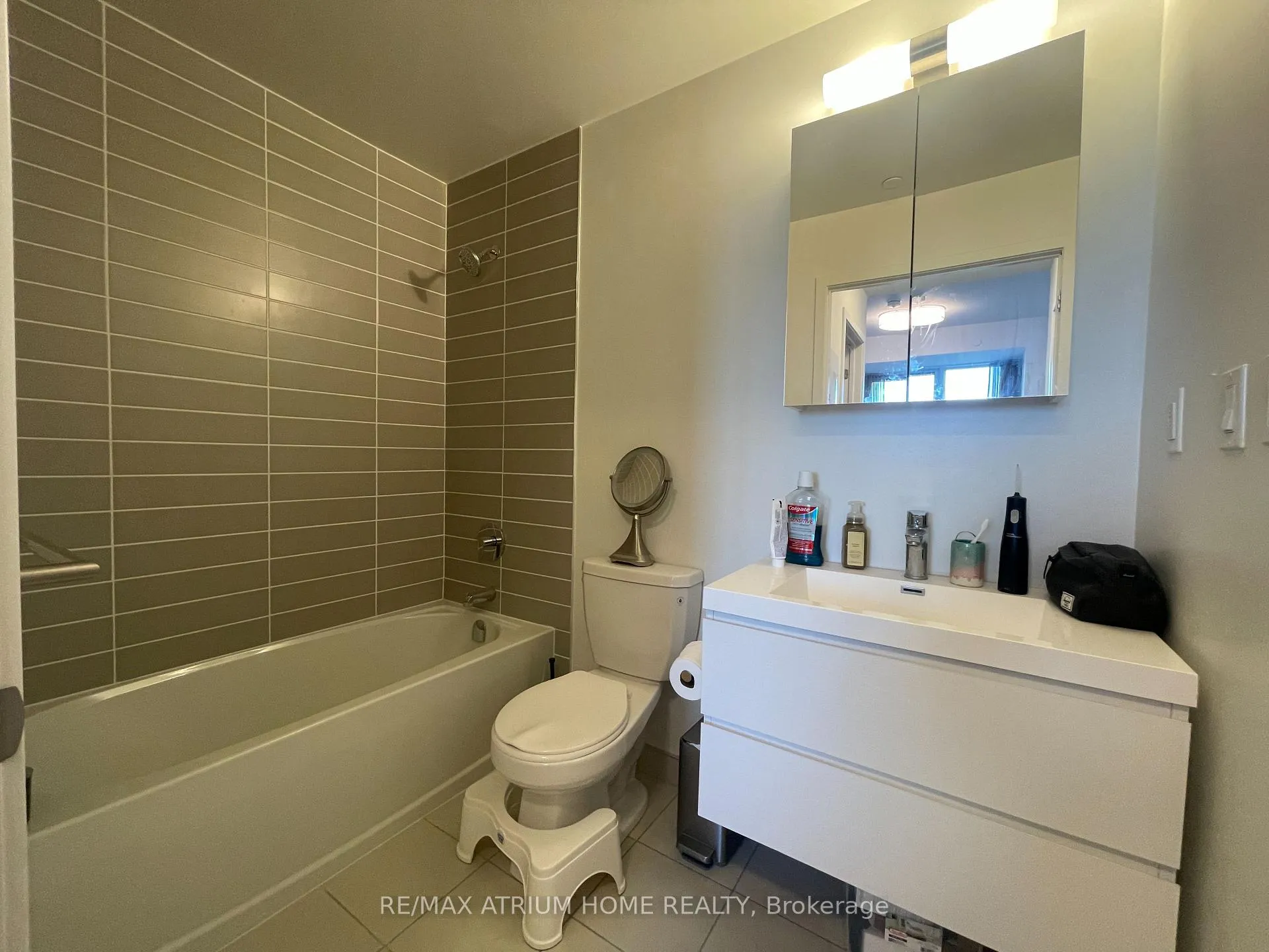 Photo 7 of Unit 511, 38 Simcoe Promenade, Markham, Unionville — HOMEH