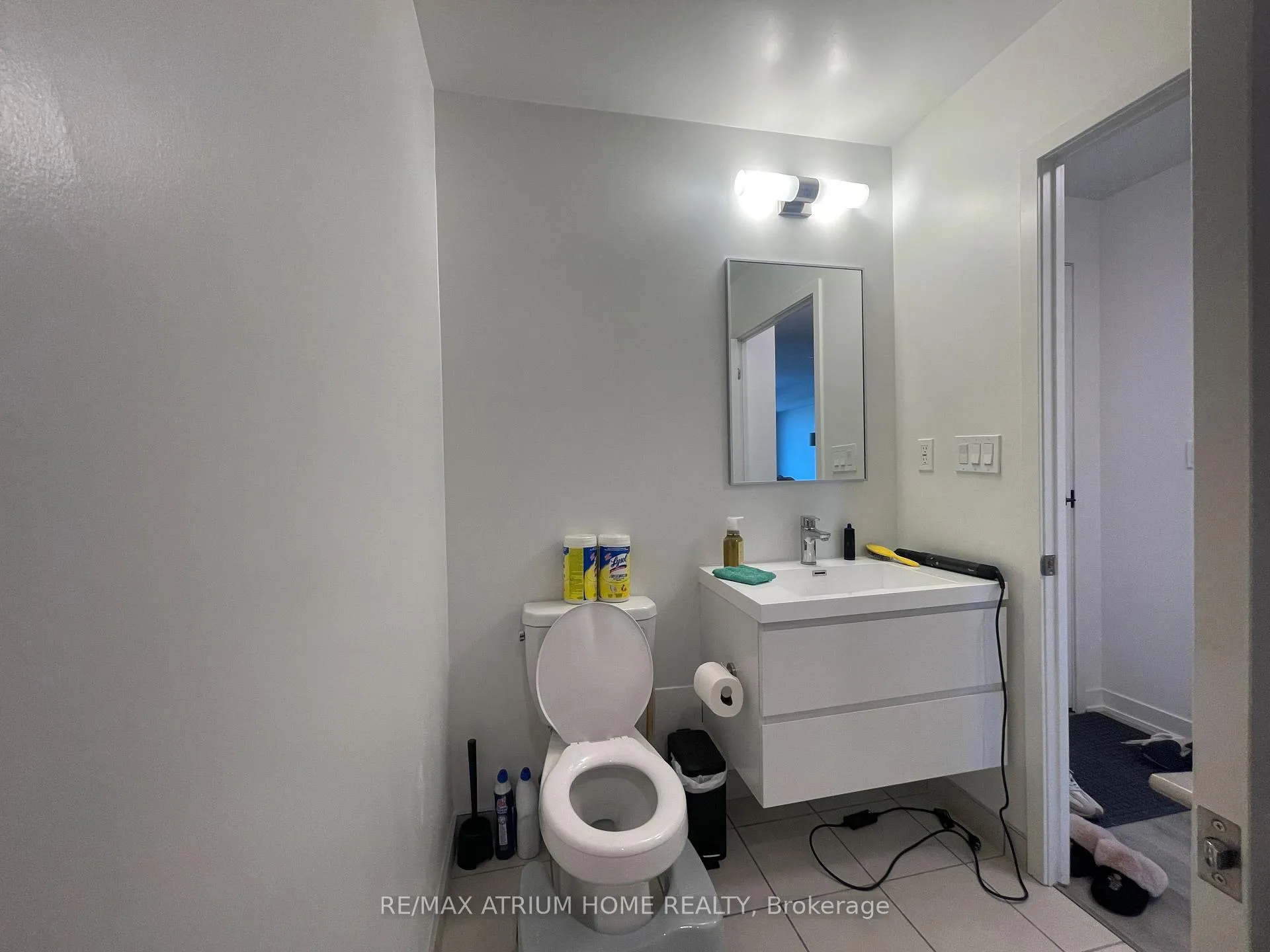 Photo 11 of Unit 511, 38 Simcoe Promenade, Markham, Unionville — HOMEH