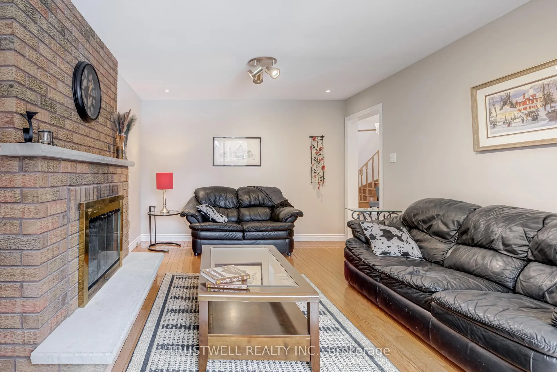 Photo 6 of 82 Long Island Crescent, Markham, Markville — HOMEH