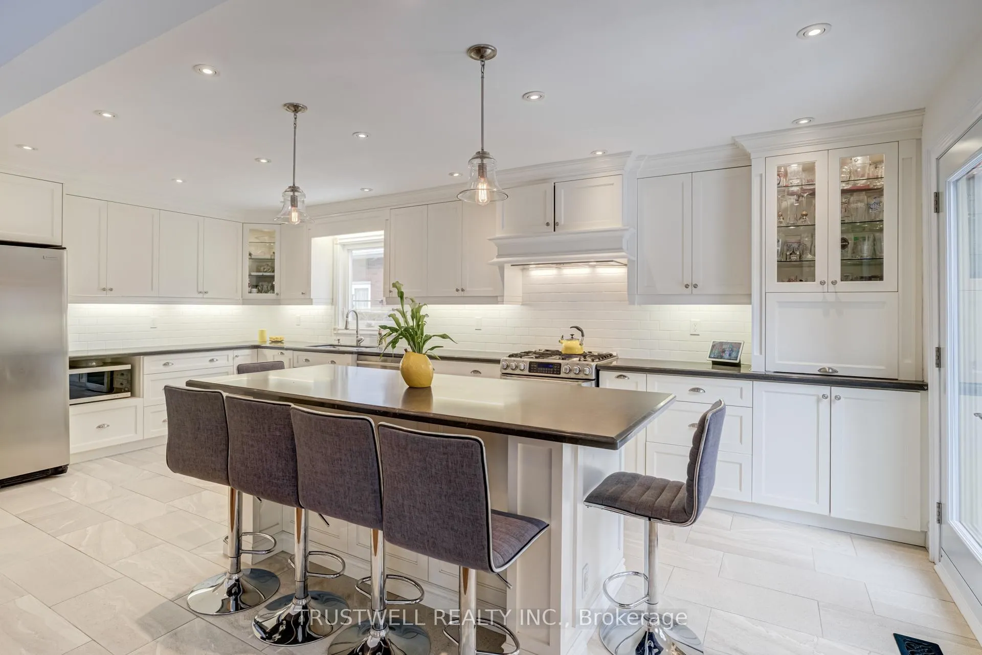 Photo 12 of 82 Long Island Crescent, Markham, Markville — HOMEH