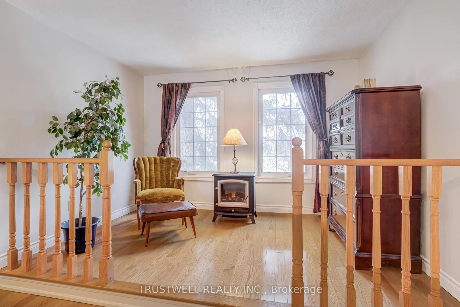 Photo 20 of 82 Long Island Crescent, Markham, Markville — HOMEH