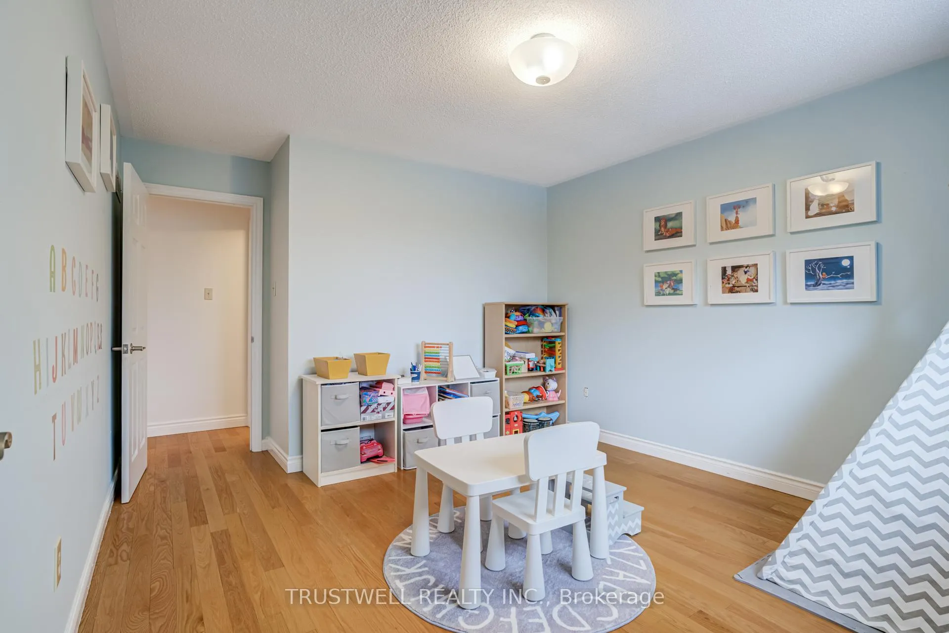 Photo 26 of 82 Long Island Crescent, Markham, Markville — HOMEH