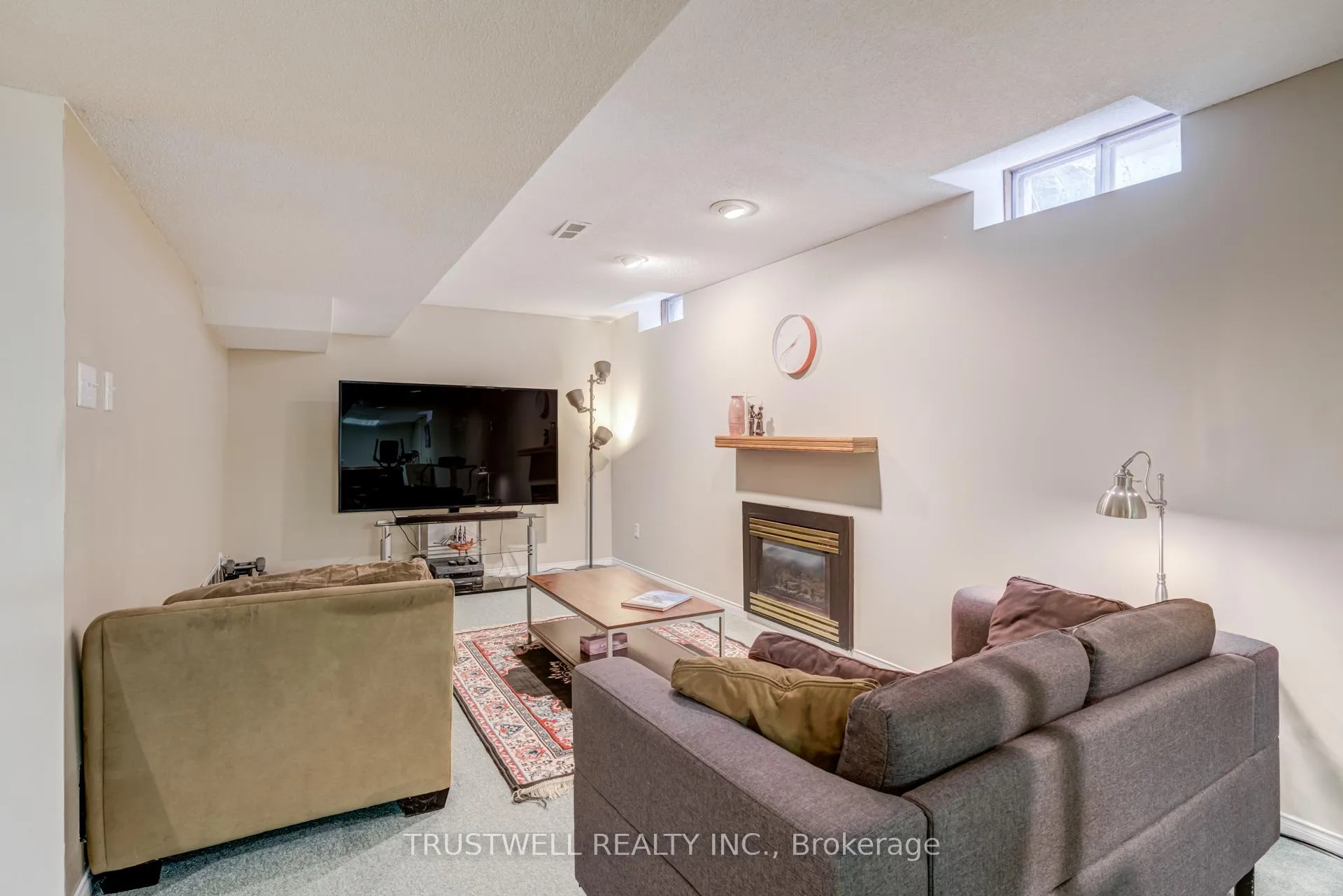 Photo 30 of 82 Long Island Crescent, Markham, Markville — HOMEH