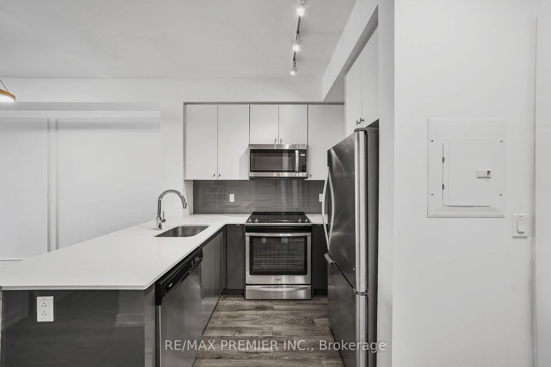 Photo 7 of Unit 338, 555 William Graham Drive, Aurora, Rural Aurora — HOMEH